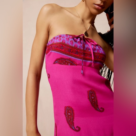 UO Ecote Pacy Paisley Strapless Midi Dress - Picture 4 of 5